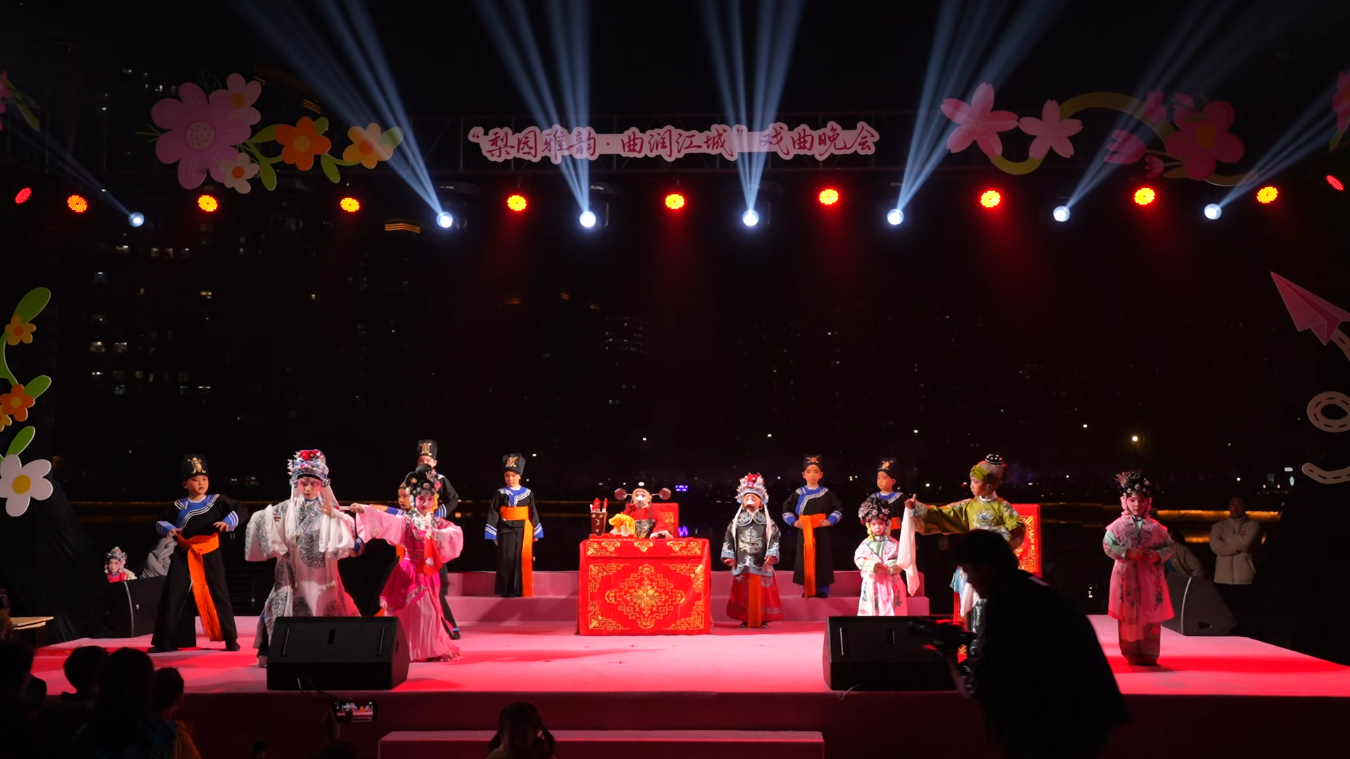 稚韵京腔，看小演员演绎《春草闯堂》